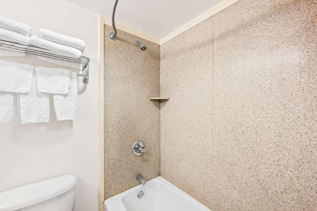 Surestay Plus Hotel By Best Western Lubbock Medical Center Habitación foto