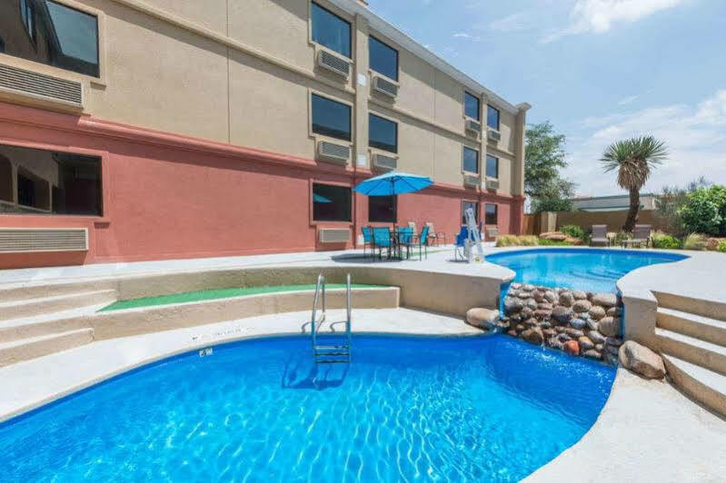 Surestay Plus Hotel By Best Western Lubbock Medical Center Exterior foto
